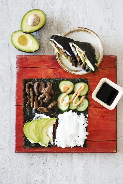 Naudanliha-avokado-onigirazu full.webp